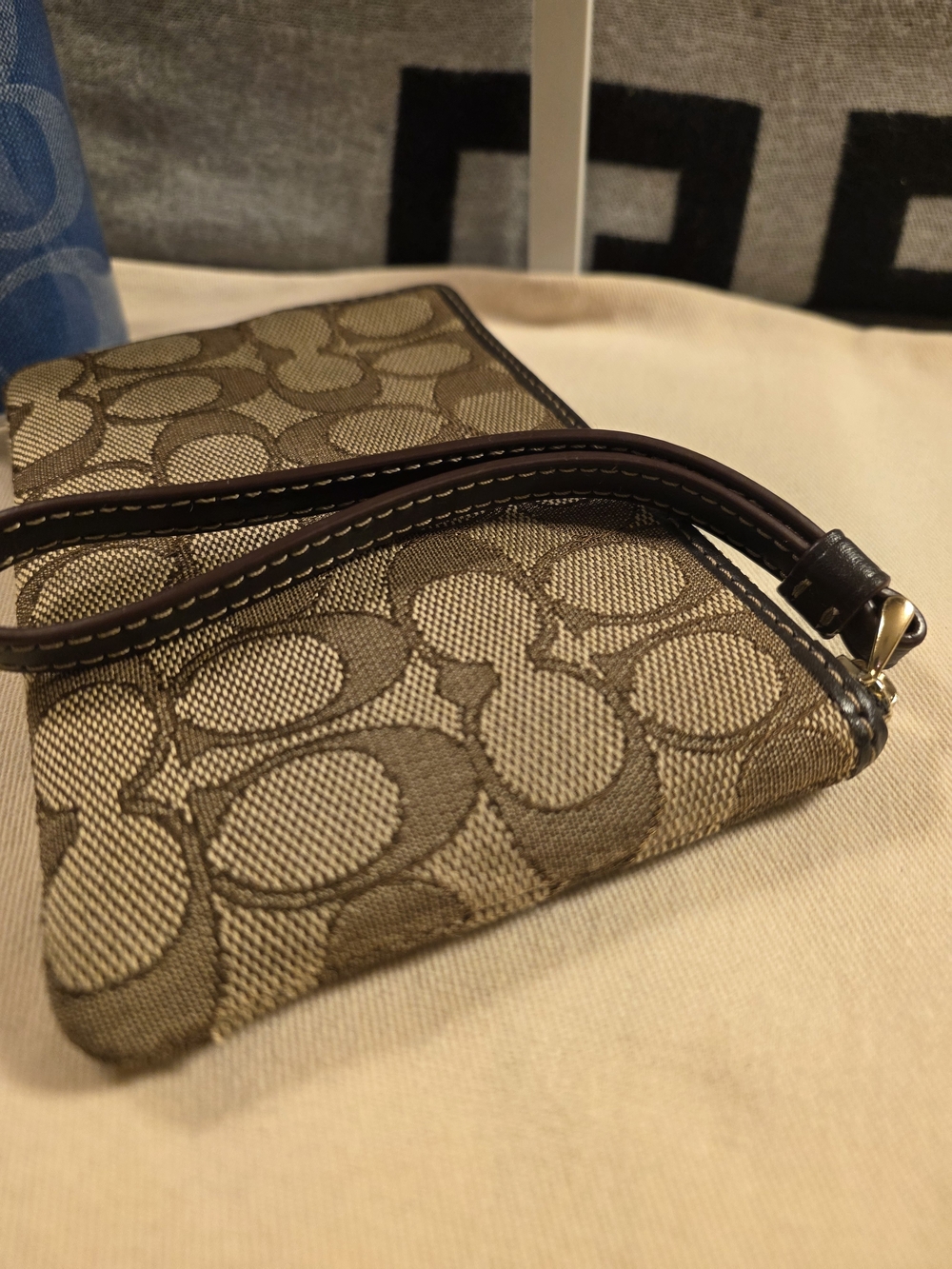 Coach Brown Signature Jacquard Wristlet with Gold Logo - Picture 6 of 8